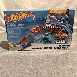 Sharkbait Playset - Blue and Red